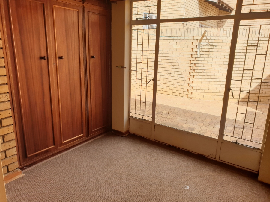 To Let 2 Bedroom Property for Rent in Roosheuwel North West